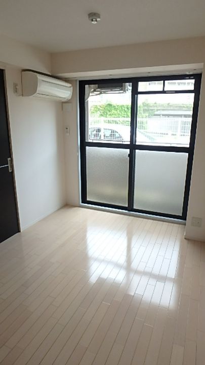 クレール久保の居間