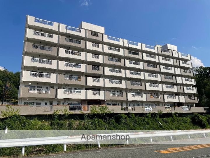 花山グリーンハイツの外観
