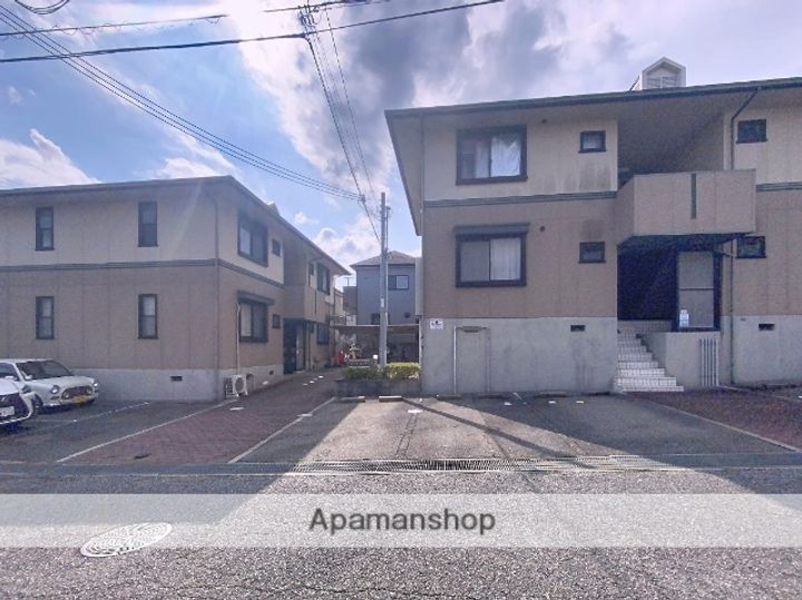 ヴィラモンテB棟の外観