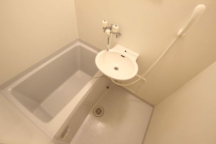 レオパレスN 千寿108の風呂