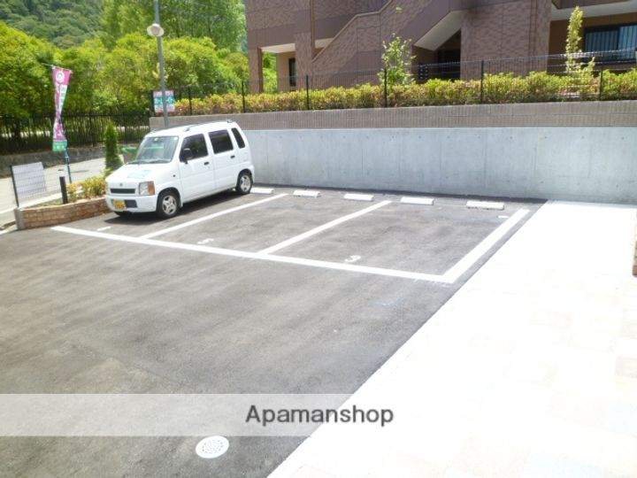アルマトゥーラのその他画像