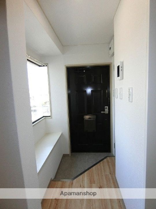 田辺ハイツの玄関