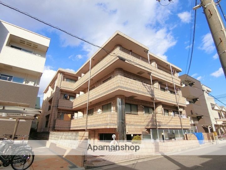 レガリア園田の外観