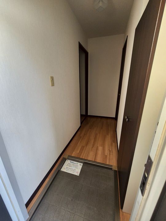 兵庫県小野市神明町の賃貸アパートの玄関