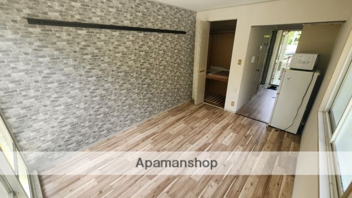 兵庫県三木市志染町青山3丁目の賃貸アパートの居間