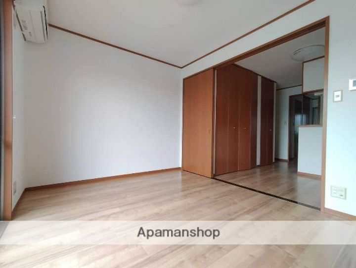 兵庫県小野市片山町の賃貸アパートの居間