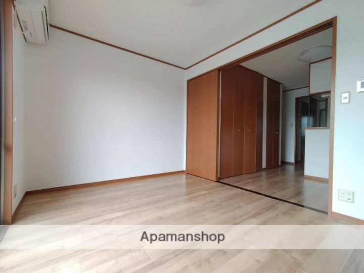 兵庫県小野市片山町の賃貸アパートの居間