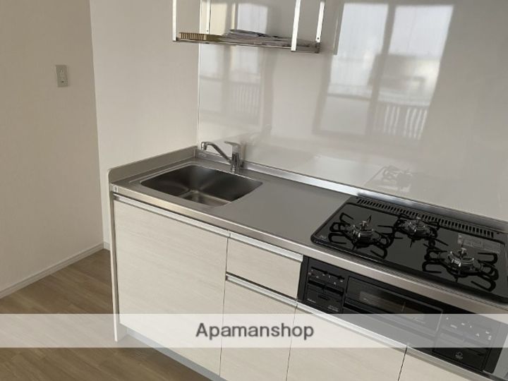 兵庫県三木市上の丸町の賃貸アパートのキッチン