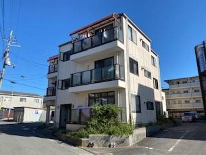 アバニティー東出口101号室の外観