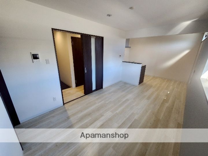 バローレ加佐の居間