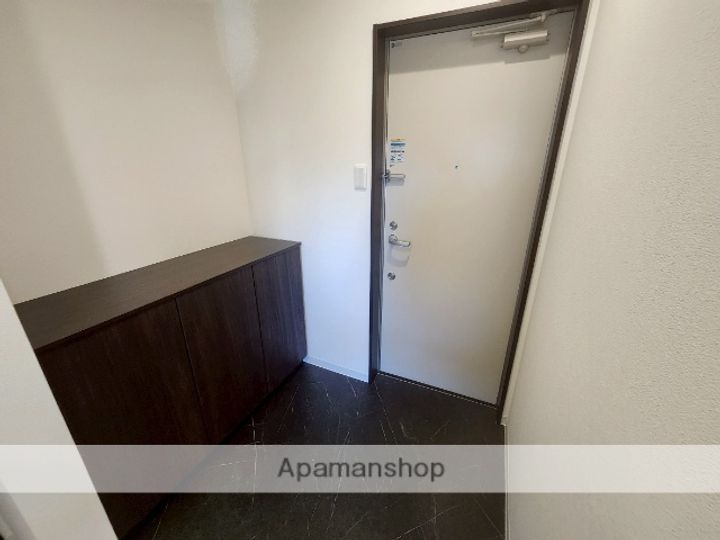 バローレ加佐の玄関