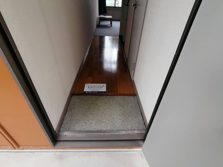 レオパレス太田205の玄関