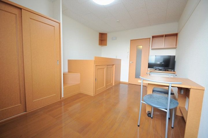 レオパレス葉月202の居間