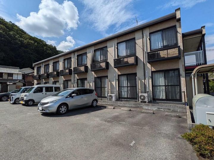 レオパレスジュネス105の外観