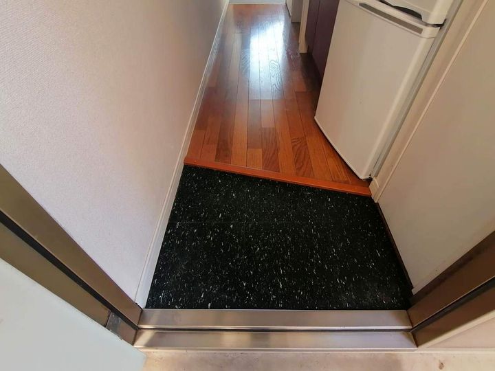 レオパレス西田203の玄関