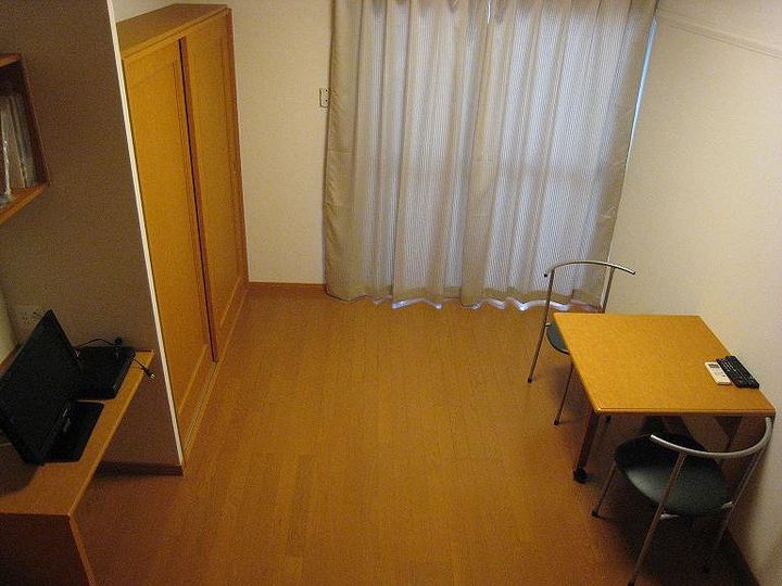 レオパレスシャインピア210の居間