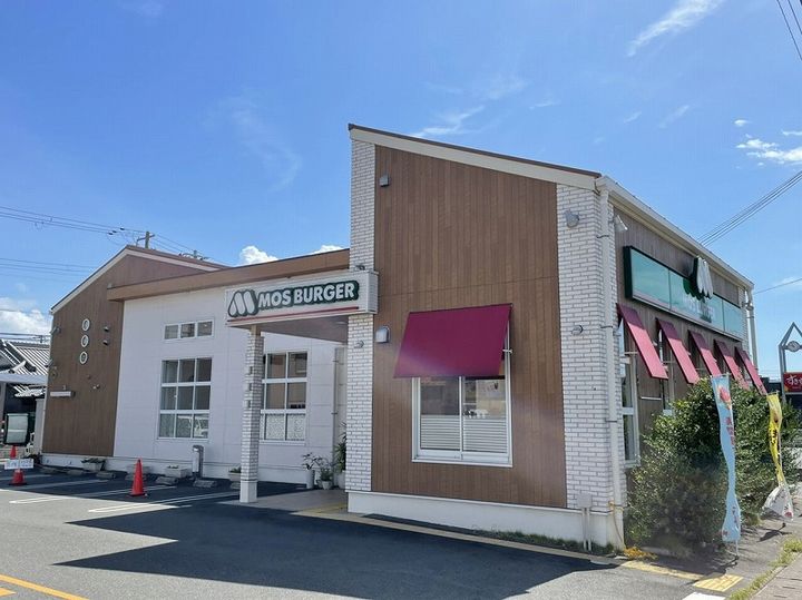 プラードアロージョの周辺