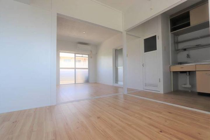 ビレッジハウス今在家1号棟0107の居間