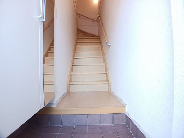 サニーアップヒルAの玄関