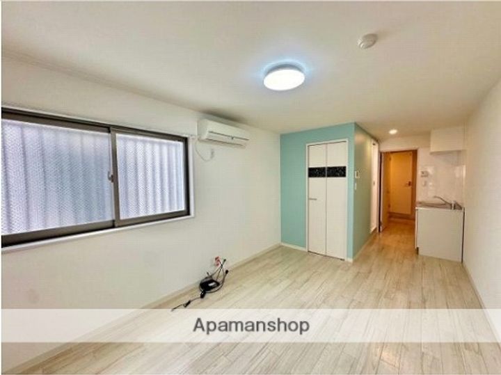 CLAIR市役所前201の居間