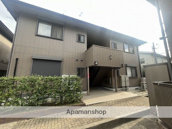 オークヒルズ C棟の外観