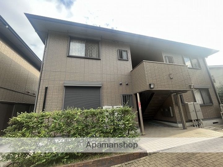 オークヒルズ C棟の外観