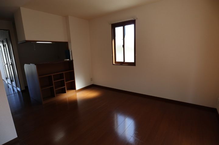 アゼリア大善の居間