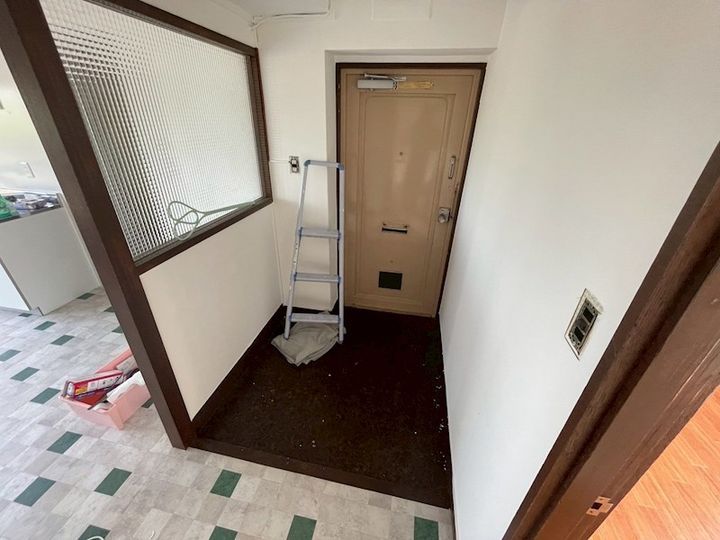 溝口ハイツF-4号室の玄関