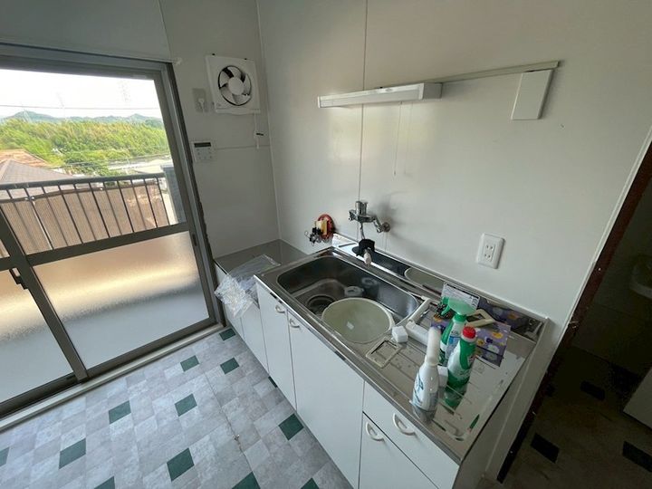 溝口ハイツF-4号室のキッチン