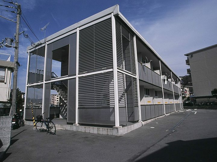 レオパレスPREFERENTE105の外観