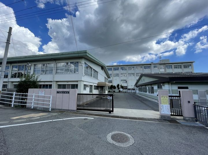 レオパレスPREFERENTE105の周辺