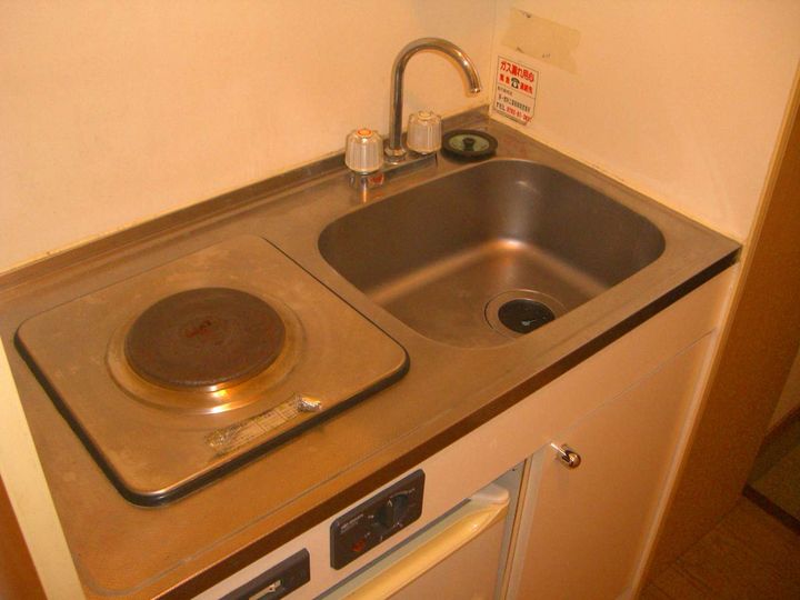 レオパレスセントティアラ205のキッチン