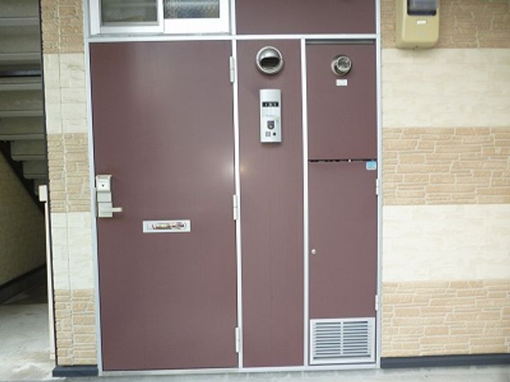 レオパレス神屋Ⅱ202の玄関