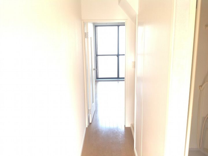 レオパレス太子Ⅱ107の玄関