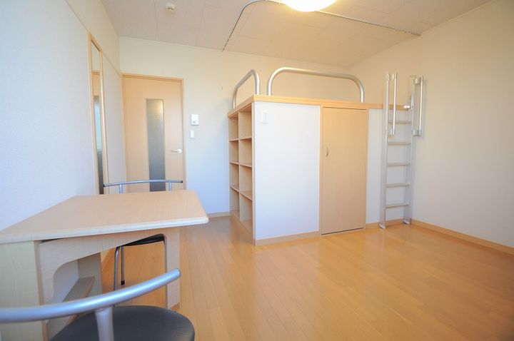 レオネクストホクトⅡ102の居間