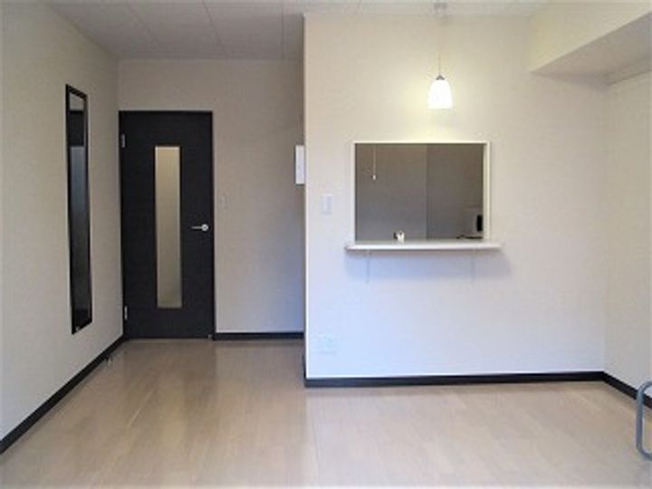 レオネクストフェリーチェ2号館203の居間