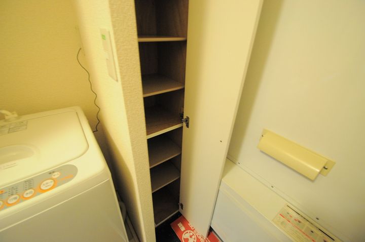 レオパレスエコハウス京華101の玄関