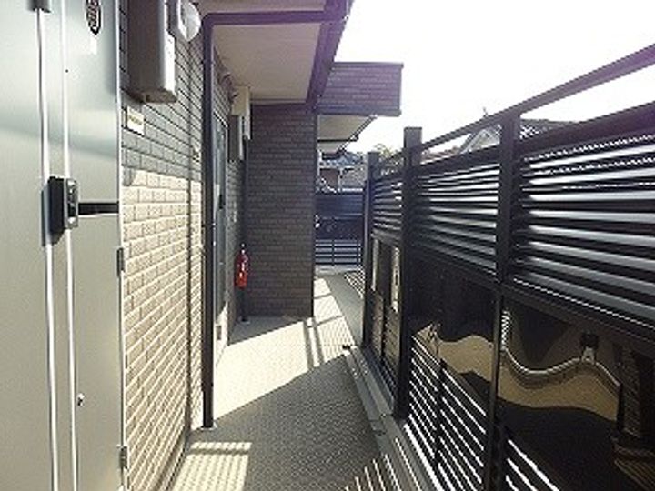 レオネクスト八代本町103の玄関