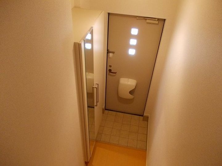 インプレスⅢ Aの玄関