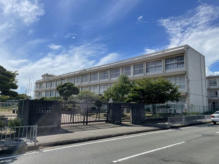 ピュアパレスの周辺