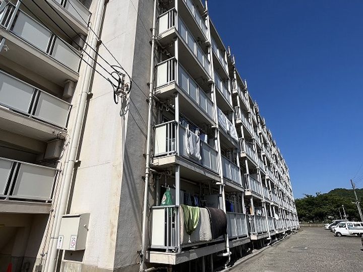 ビレッジハウス西夢前第二2号棟の外観