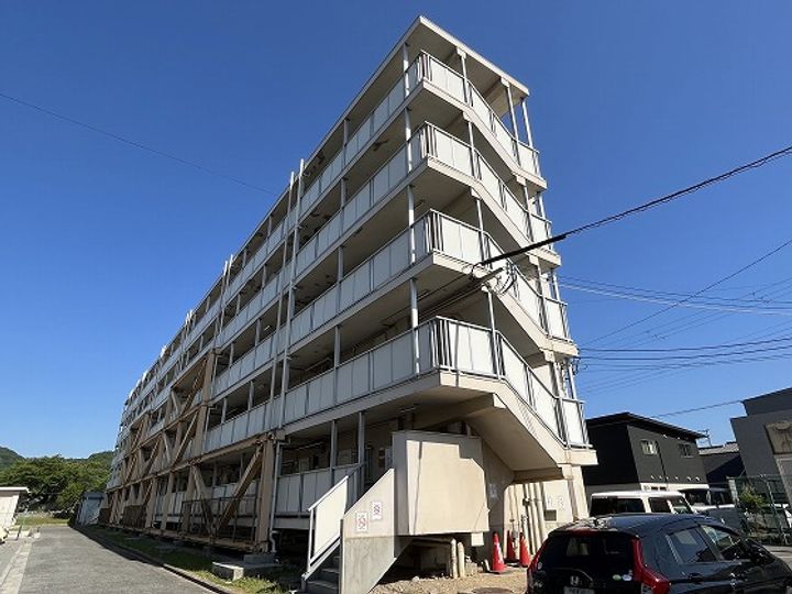 ビレッジハウス西夢前第二2号棟の外観