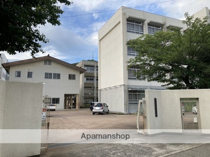 ソルテリアユタカ202の周辺