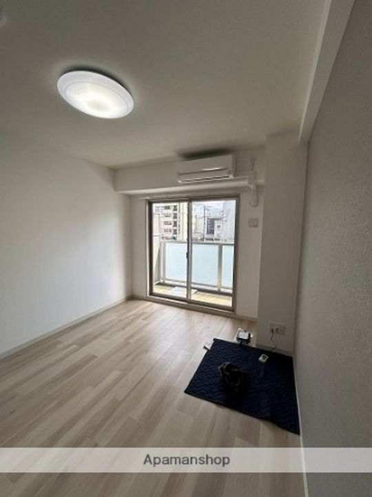 兵庫県姫路市古二階町の賃貸マンション506の居間