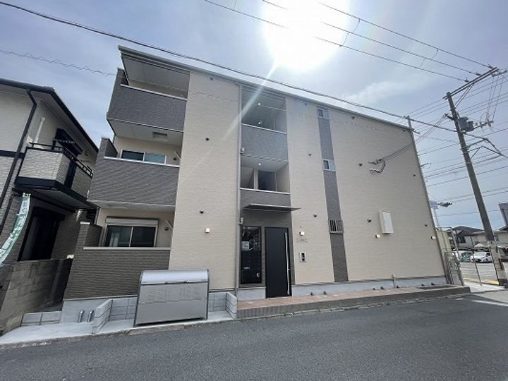 F ASECIA ILIA102号室の外観