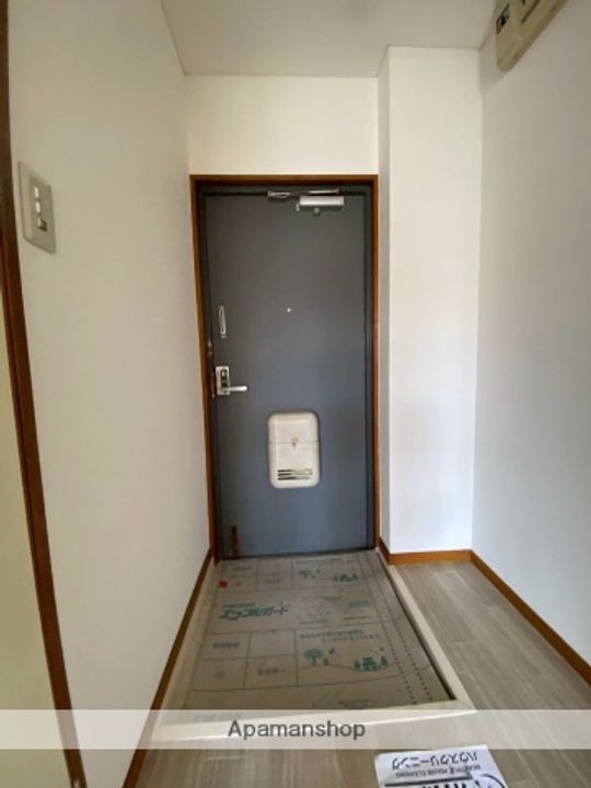 VANROCK勝原駅前の玄関