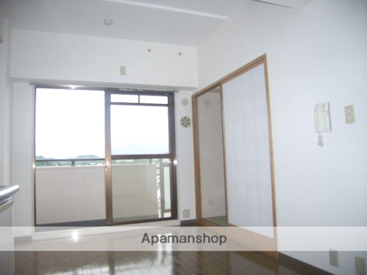 フォレスト神宮前の居間