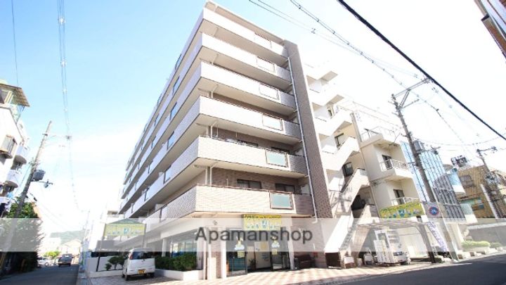 フォレスト神宮前の外観