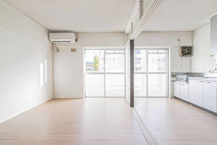 ビレッジハウス大淀4号棟の居間