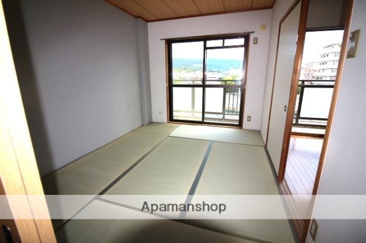 奈良県桜井市大字上之庄の賃貸マンションの居間